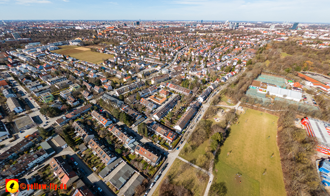 20.02.2023 -  Ostparksee und Schule am Strehleranger mit Umgebung in Neuperlach